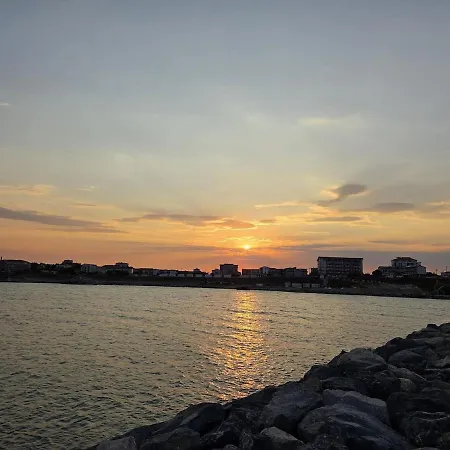 Azure Horizon Nibiru 公寓